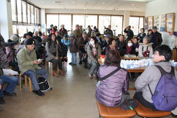 鳥見亭にて井頭公園の説明を受ける